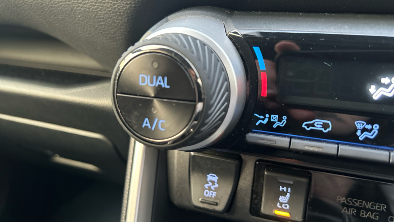 Toyota RAV4 2.5 VVT-i Hybrid Black Edition 5dr CVT Hybrid Estate